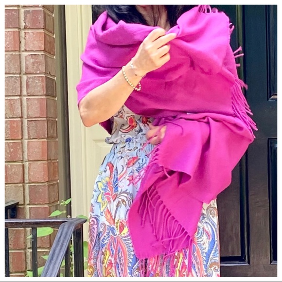 ✨RESTOCK✨CASHMERE DARK PINK  FRINGE SCARF/SHAWL - Picture 2 of 7